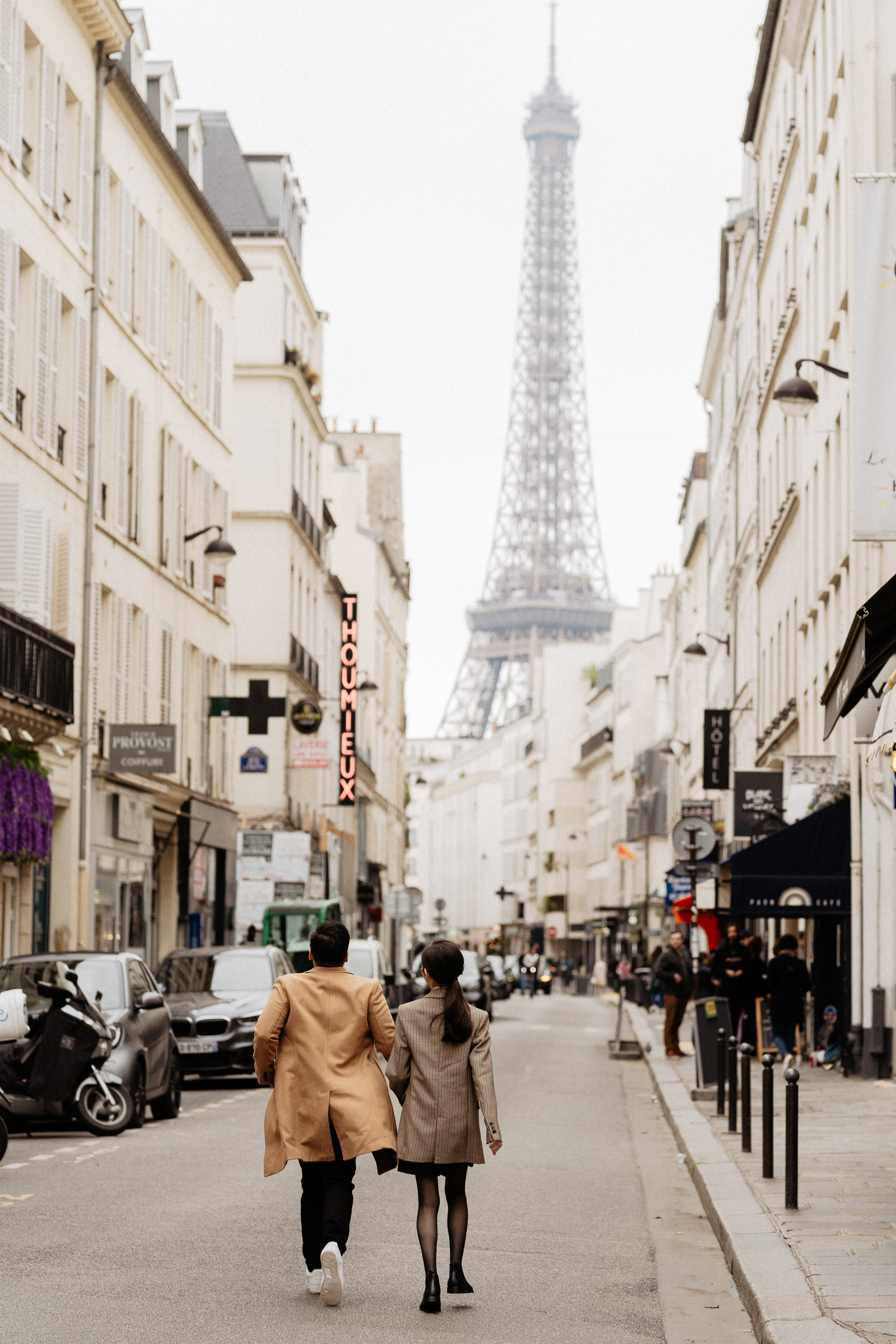 Couple full-day Pre-wedding Photoshoot in Paris with Eiffel Tower view casual look