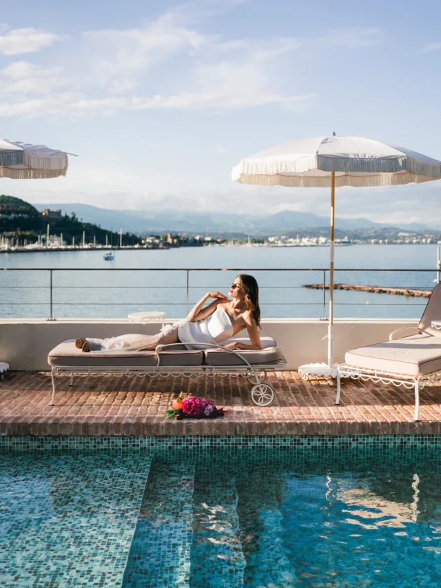 One Cosmopolitan, pool-side please. 🌊🍹☀️ The French Riviera is always a good idea 😎  #throughtheglassparis 
Venue @chateaudetheoule 
MUAH @alesiasolo.co 
Dress @les_filles_fideles 
Flowers @fleursdemonaco