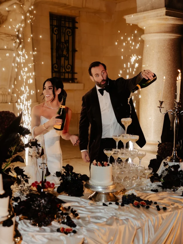 We love an extra dessert moment 🖤✨ Because one cake was never going to be enough 🍰🎇🫢  Bride @aangelica__ 
Wedding planner : @momentomio_weddingplanner
Venue : @chateaubouffemont 
Photo/Video : @throughtheglassparis 
Caterer : @entre_mets_et_fragrances
Florist : @marieficheraartisanfleuriste
Technic light & sound : @ladistraction.fr
Harp : @doravlad.harpiste_paris
Furniture : @acarislocation 
Makeup : @nora_makeupartiste
Hair : @suzanne_coiff
Hair guests : @bhair_na_style
Illustrator : @jessiekanelosweiner
Draping : @avecamourevents_
Content creator : @sinceroweddings
Creative director : @shanas2cents